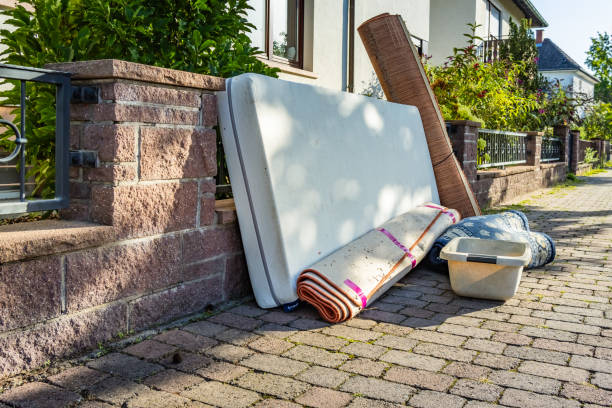 Best Yard Waste Removal  in Troy, OH